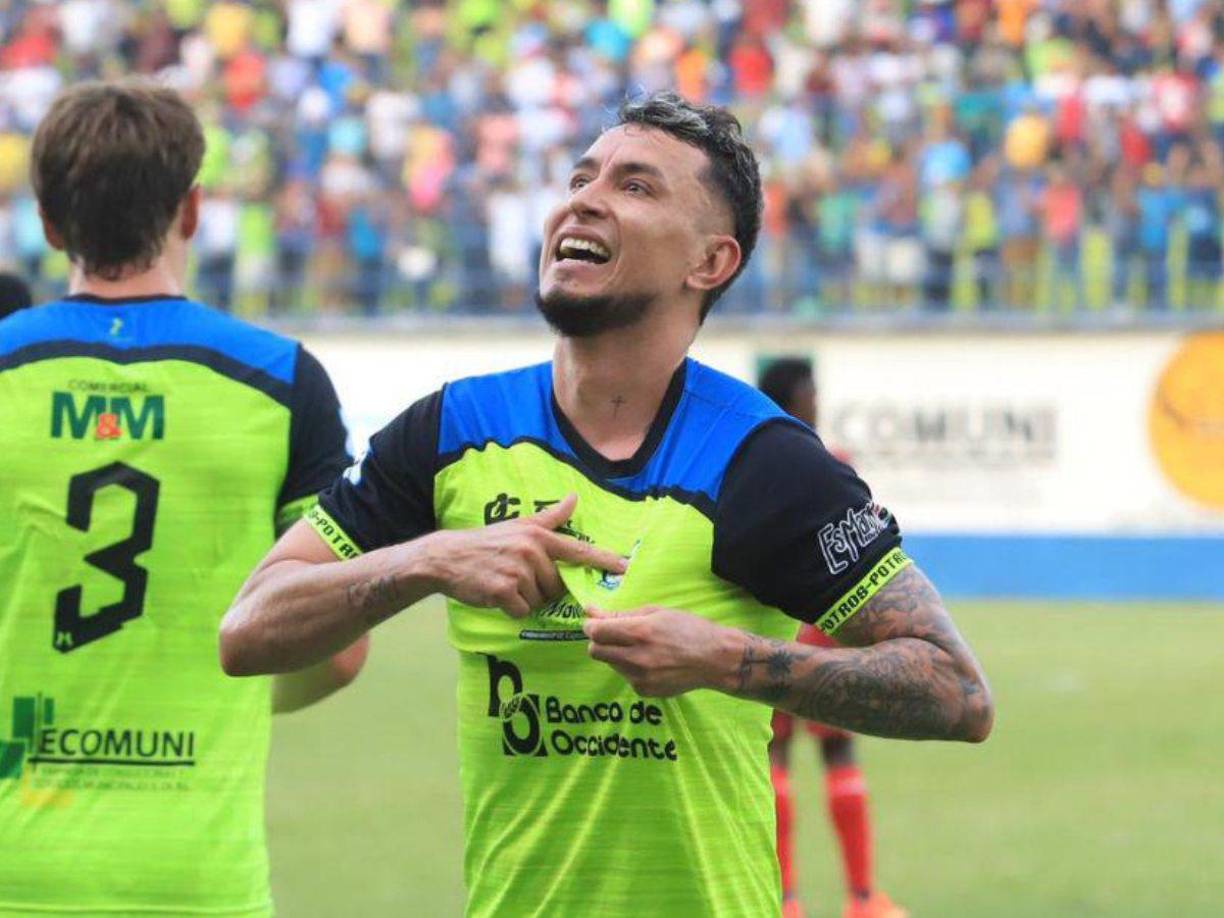 El delantero hondureño Erick Andino estaría cerca de volver a reforzar el ataque de los Potros del Olancho FC.