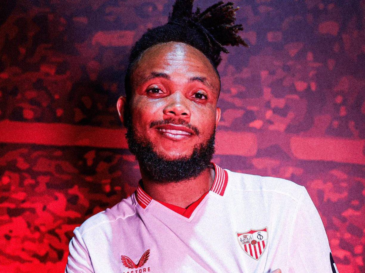 El Sevilla anunció el fichaje del extremo nigeriano Chidera Ejuke. Firma hasta junio de 2027.