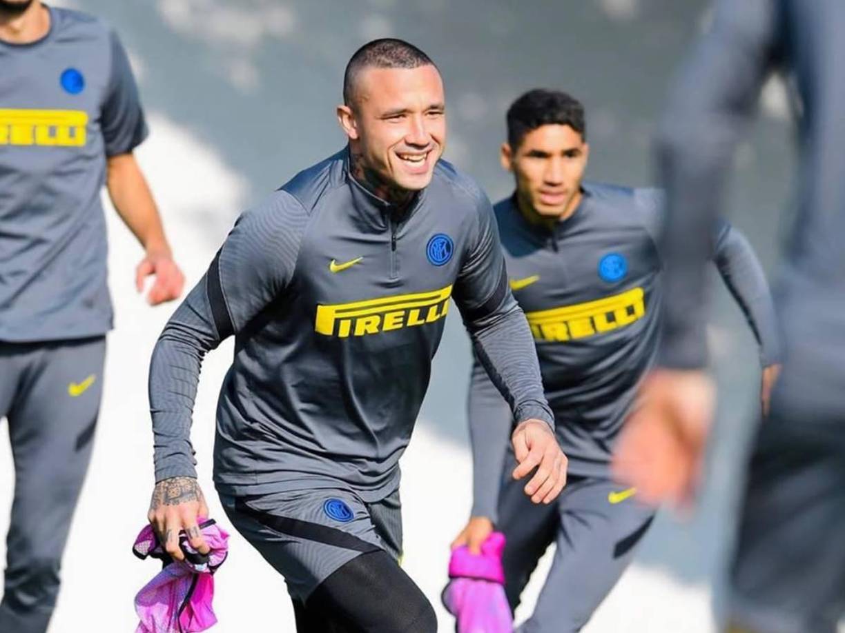 Nainggolan acababa de unirse al humilde club de Lokeren tras haber jugado en la Roma o el Inter de Milán y haber disputado 30 partidos con los Diablos Rojos, hasta que en 2018 dejó de entrar en las convocatorias.