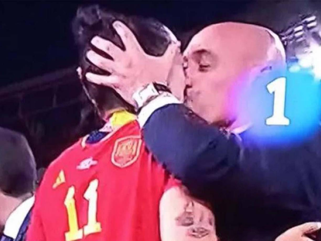 Tras el escándalo que se produjo con el beso a Jenni Hermoso en la celebración de la victoria de la Selección Española Femenina de Fútbol en la Copa Mundial Femenina de la FIFA, Luis Rubiales se ha visto obligado a dimitir como presidente de la Real Federación Española de Fútbol. 