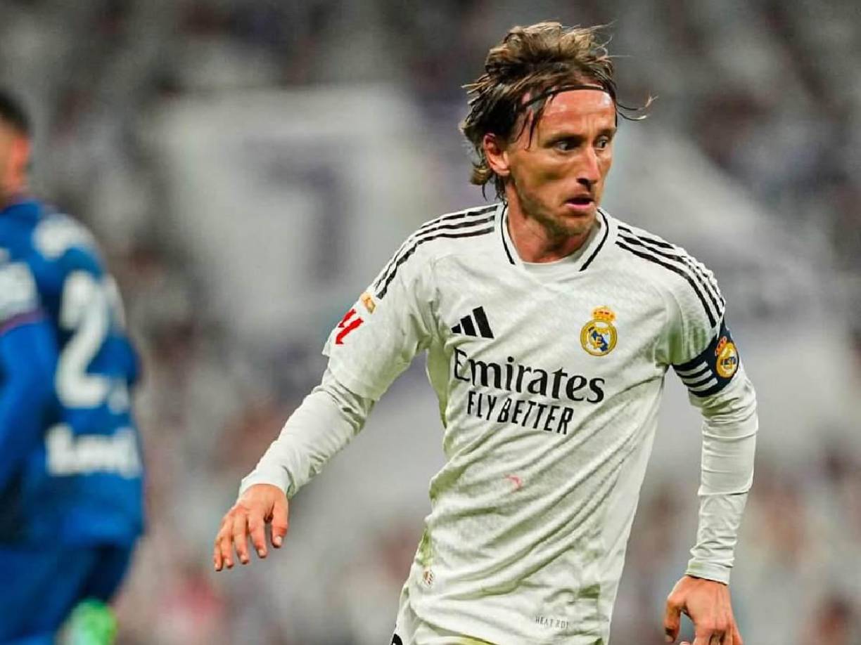 OPCIONES // Carlo Ancelotti cuenta en el banquillo con Luka Modric, un jugador de experiencia para los blancos.