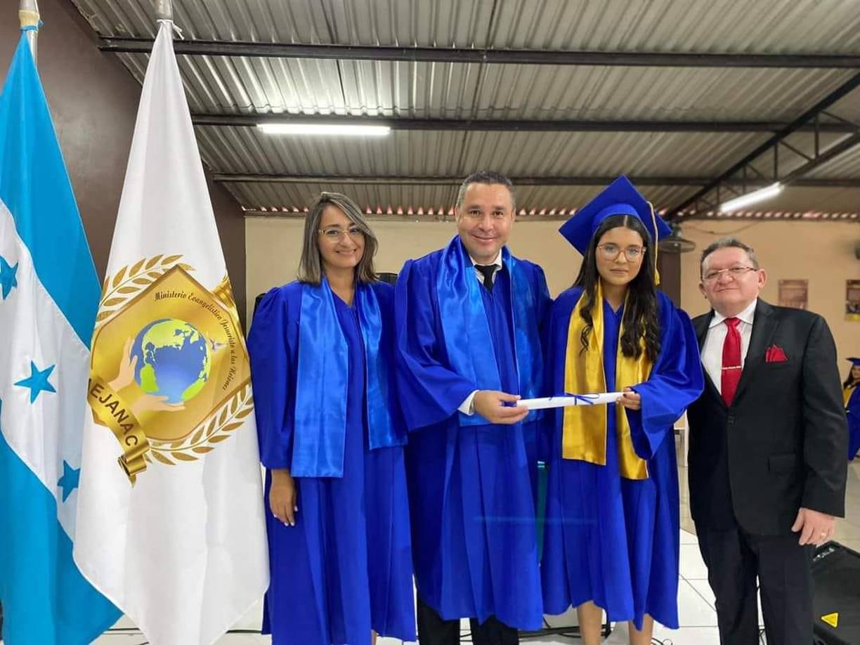 Yaritza Damaris Morales reveló que otra de sus pasiones es la de dibujar y pintar, dotes que ha perfeccionado a lo largo de su trayectoria estudiantil. 