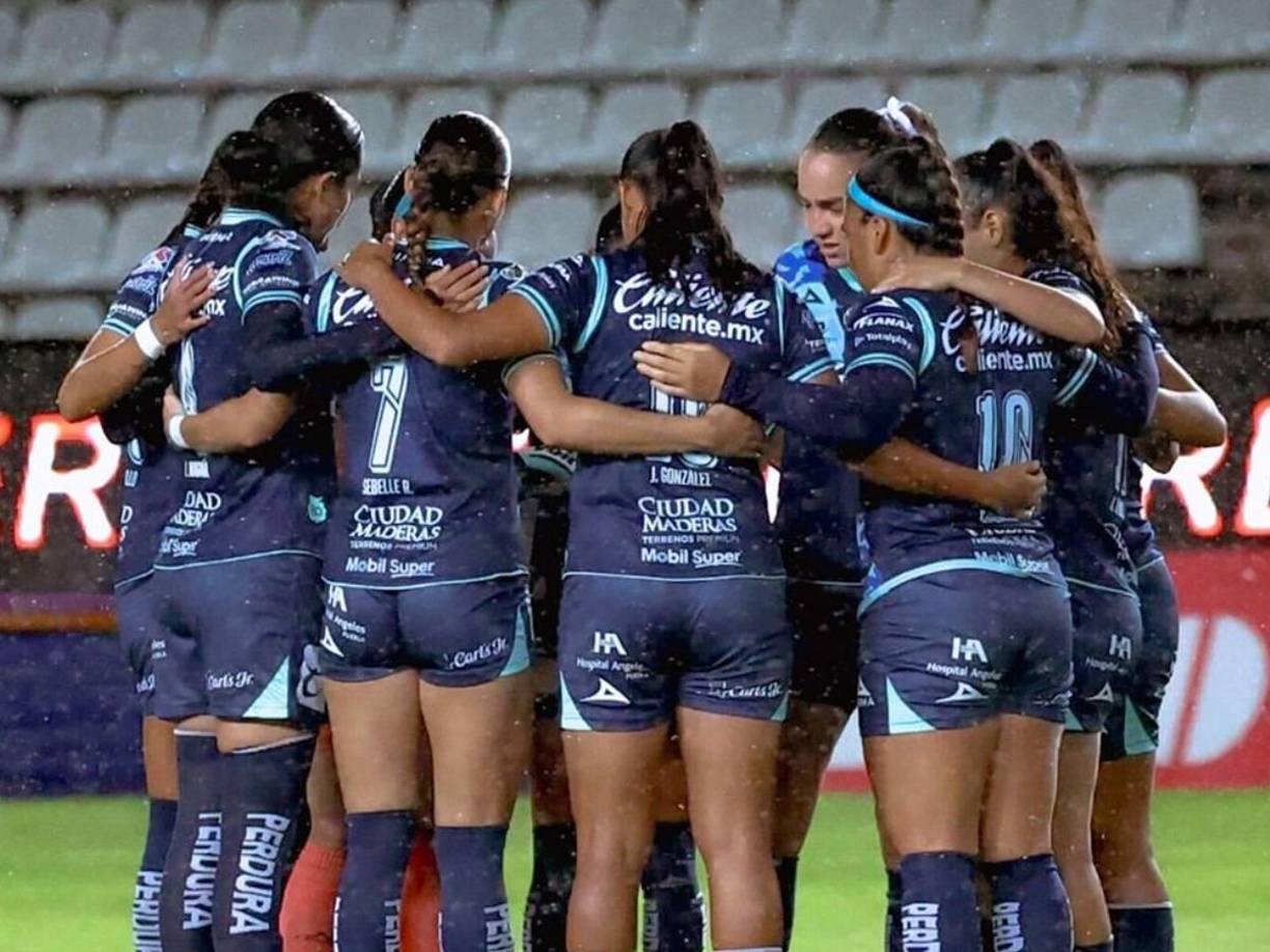 Escándalo en México. Una jugadora del Puebla de la Liga MX Femenil está en el ojo del huracán luego de que tuvo que abandonar a su equipo y el país por un duro motivo.