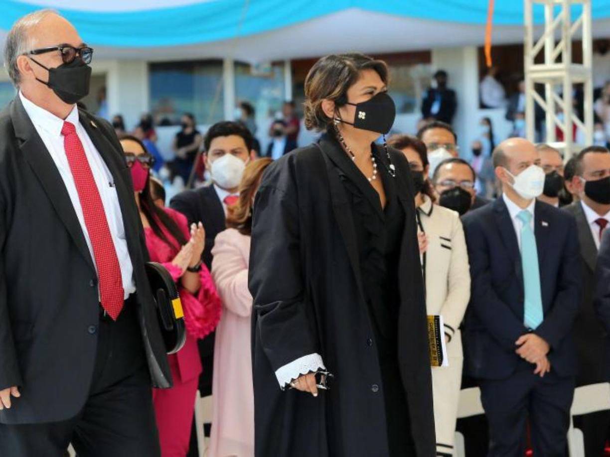 Finalmente, Karla Romero declaró que “hay algunas circunstancias que molestan en el fortalecimiento de la verdad”.