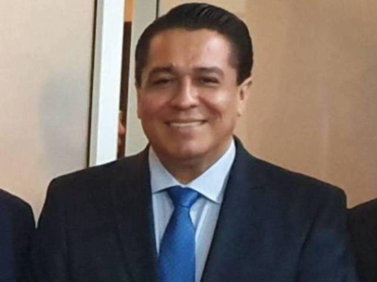 Roy Santos es un reconocido pastor hondureño que, constantemente, brinda sus opiniones sobre diferentes situaciones políticas del ámbito nacional e internacional. 