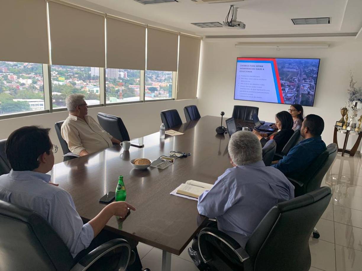 El alcalde de Villanueva, Walter Perdomo, se reunió este martes 14 de noviembre con el Ministro de Infraestructura y Servicios (SIT), Mauricio Ramos, para dar seguimiento al proyecto del inercambiador.