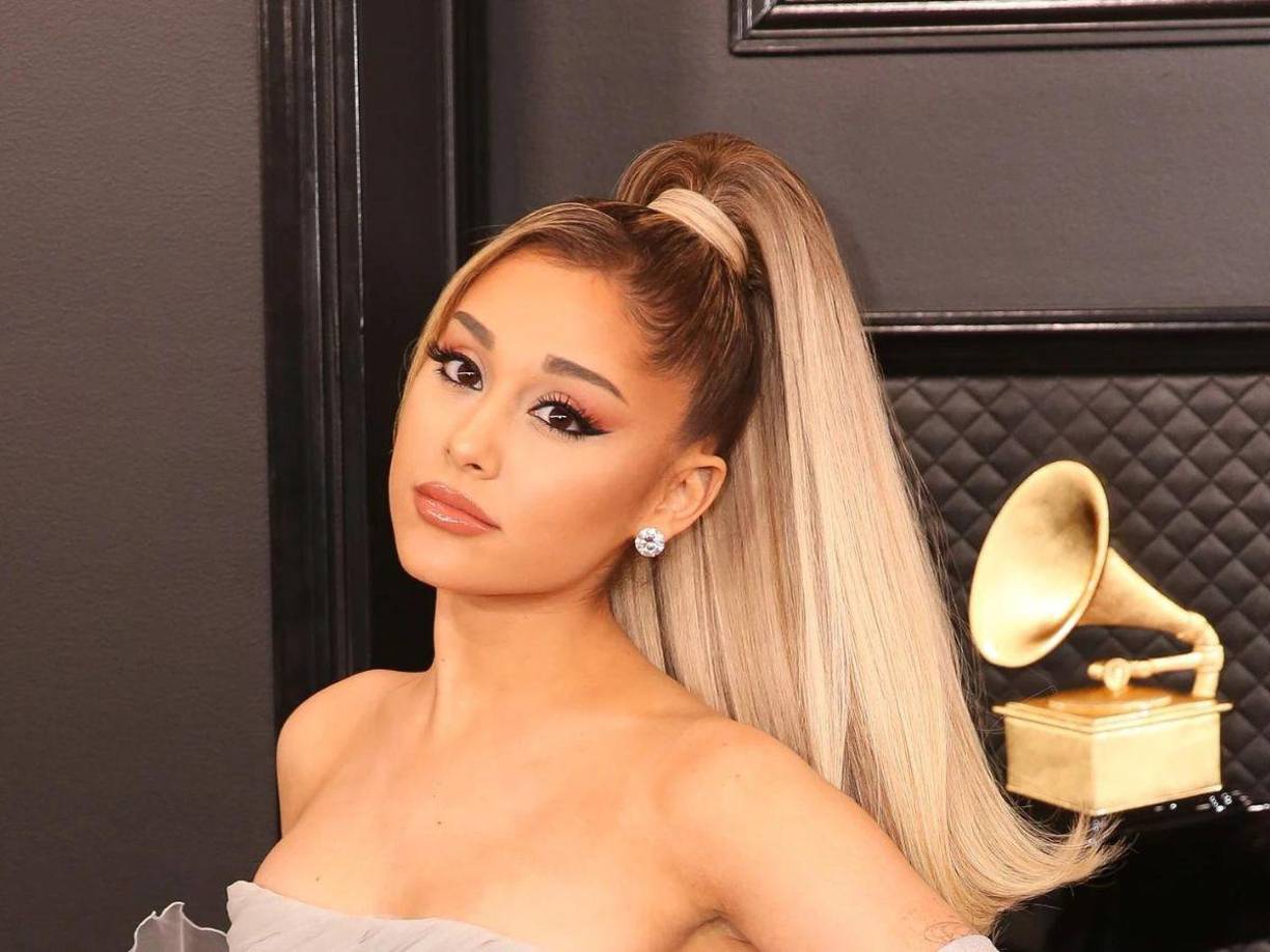 El 22 de mayo de 2017, durante el concierto de Ariana grande en Mánchester, un hombre perpetró un ataque suicida usando un artefacto explosivo que le quitó la vida a 22 personas e hirió a otras 116. La cantante estadounidense ha sido abierta en cuanto al estrés postraumático que esto le causó y la ansiedad que ha sufrido a lo largo de su vida.