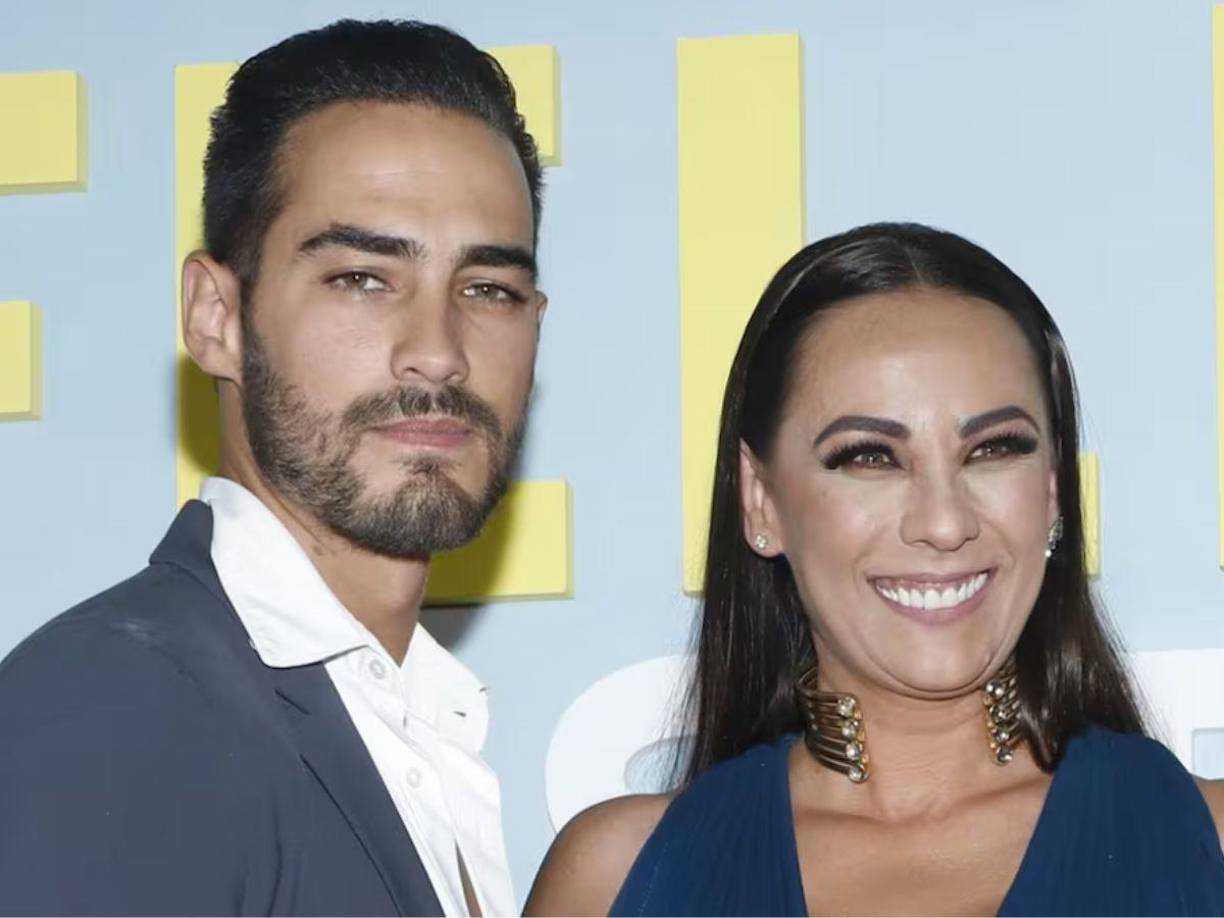 Durante una entrevista, Consuelo compartió que Michel se preparó durante tres meses para este proyecto. No obstante, una semana antes de iniciar las grabaciones, los productores le informaron que no sería parte del elenco debido a su atractivo físico.