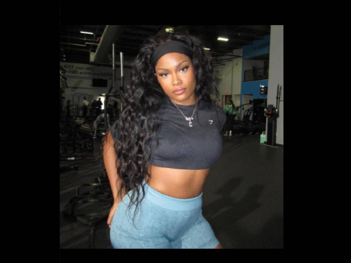 Se trata de Courtney Caldwell, una entrenadora personal. 