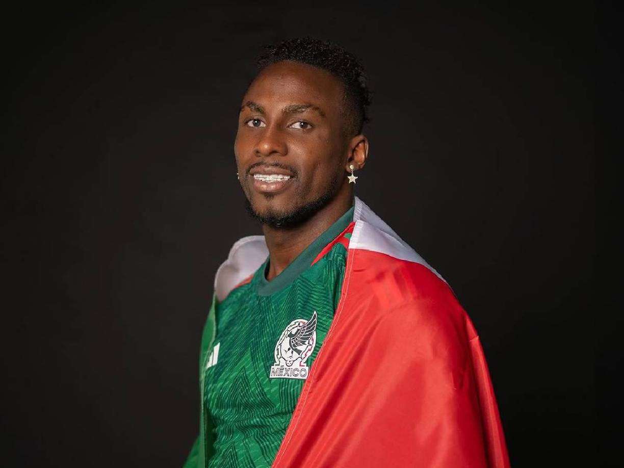 Extremo: Julián Quiñones: El colombiano nacionalizado mexicano juega en el Al-Qadisiya Football Club de la Saudi Pro League y regresa a una convocatoria del conjunto azteca.