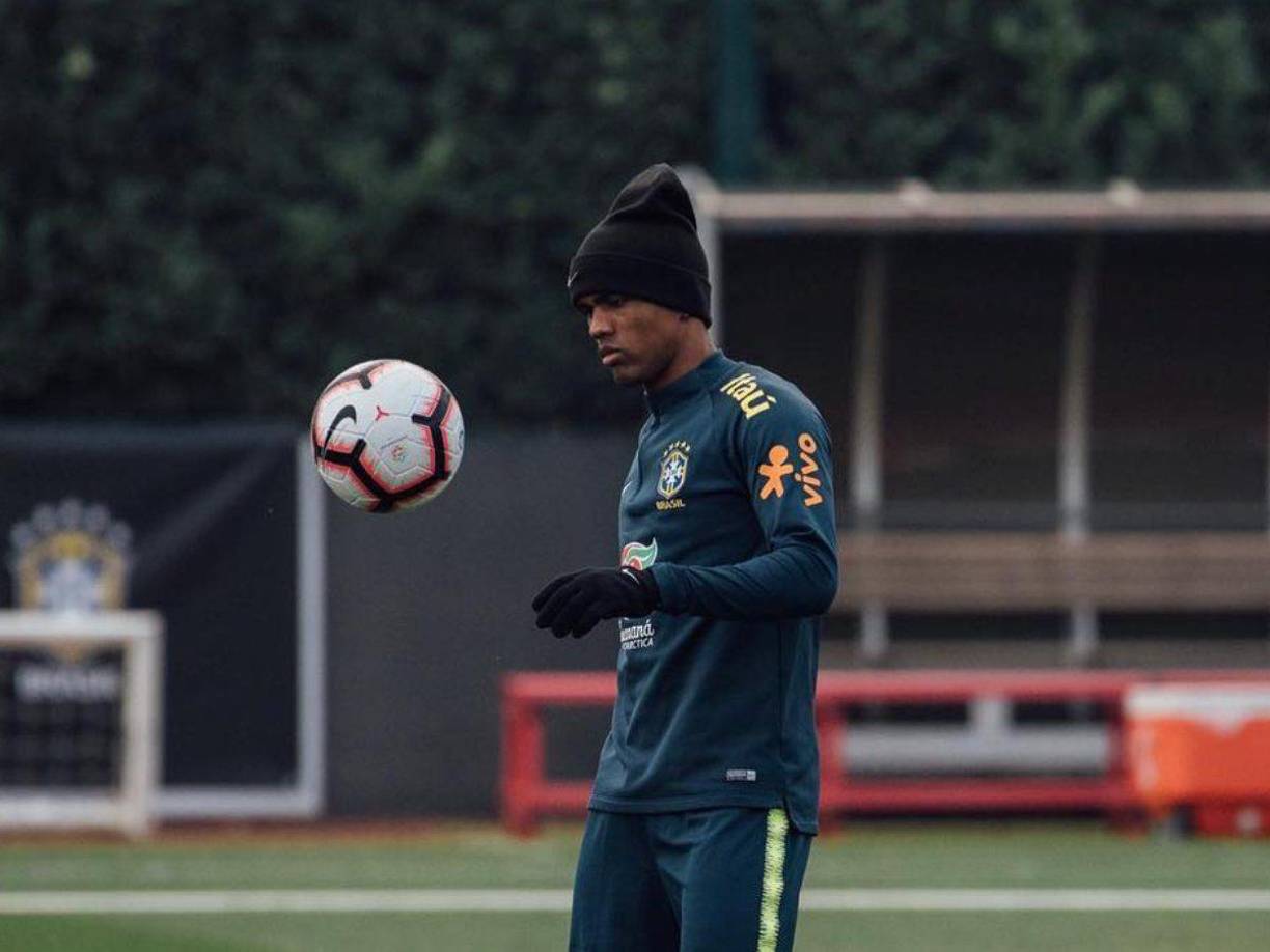 Douglas Costa ha seguido los pasos de otros deportistas al unirse al OF, una plataforma que busca ampliar su base de creadores en varios sectores para competir con YouTube y TikTok.