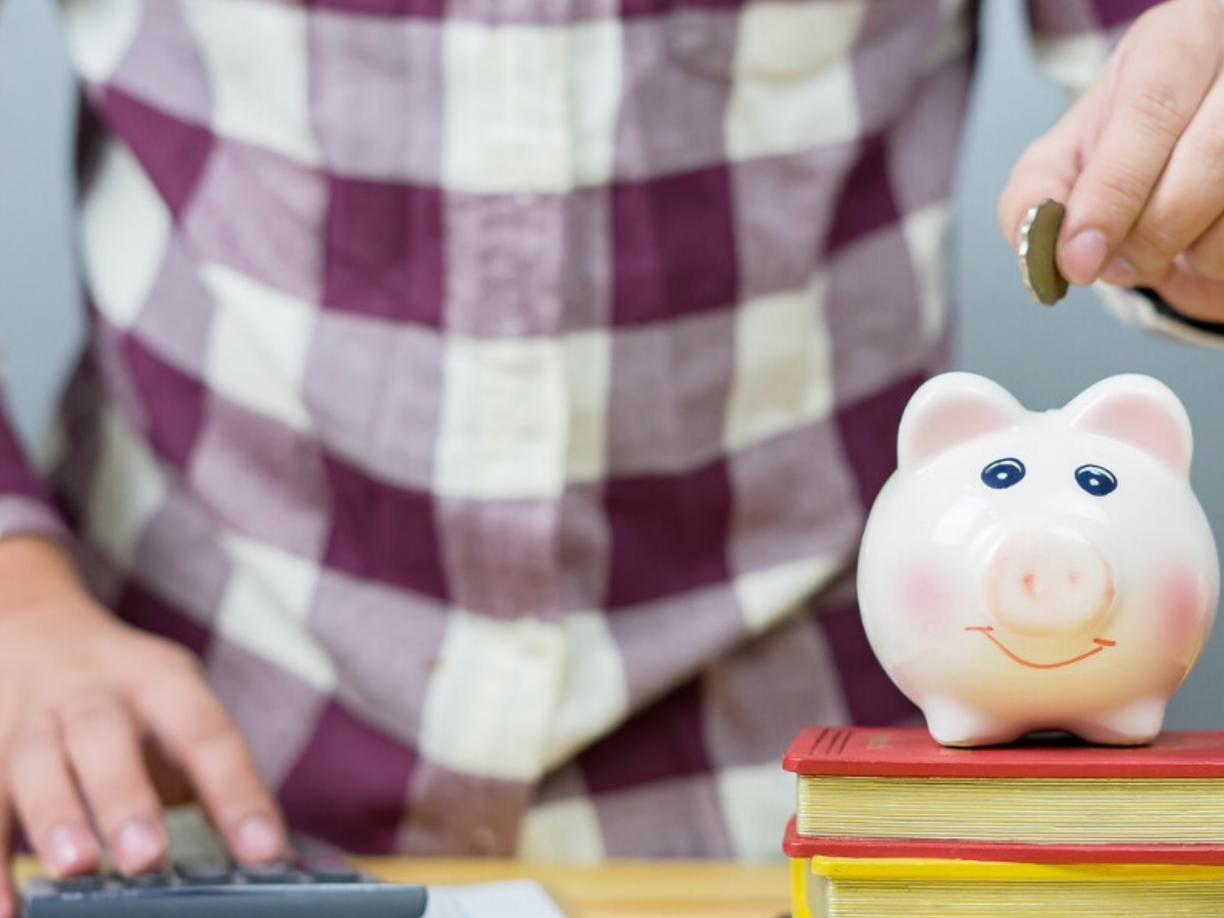 3. Evidencia de fondos para cubrir los gastos mientras permanezca en los Estados Unidos.