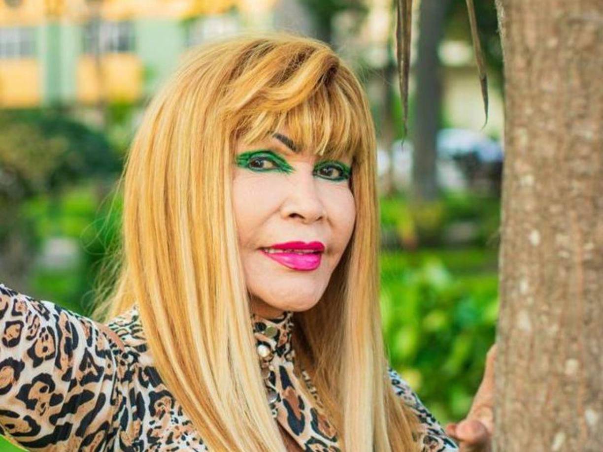 Como el estilo extravagante de la artista de 76 años siempre ha causado curiosidad, y en ocaciones, incluso risas de parte de los cibernautas, estos mismos aprovecharon la oportunidad para “bromear” sobre el anuncio de la Tigresa.