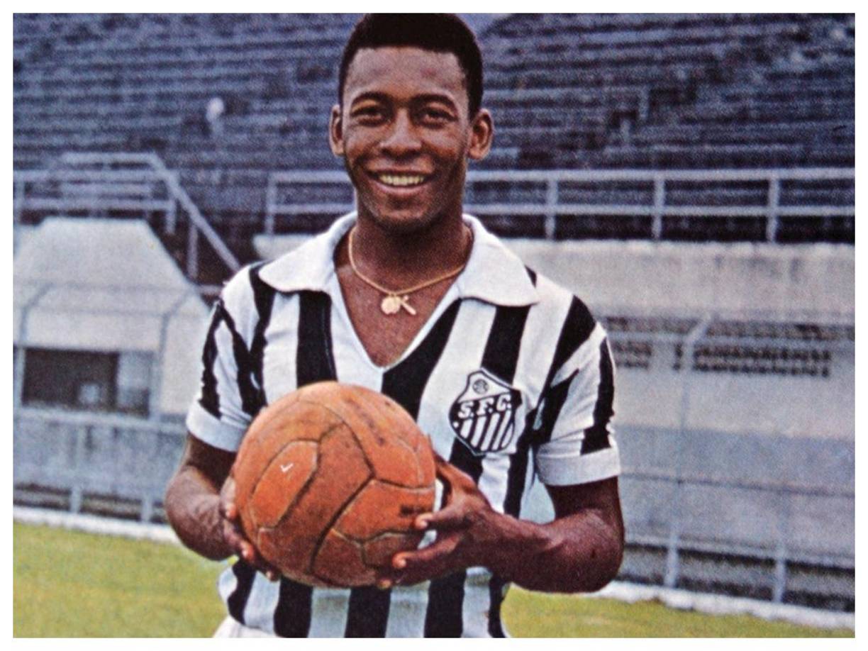4. A los 13 años Pelé se integró a los juveniles del Club Atlético de Baurú. Su entrenador Valdemar de Brito lo llevó al equipo Santos de Sao Paulo para que probara suerte. Pelé, con tan solo 15 años, se quedó en las inferiores del club y ahí fue cuando comenzó a nacer una leyenda viviente del futbol.