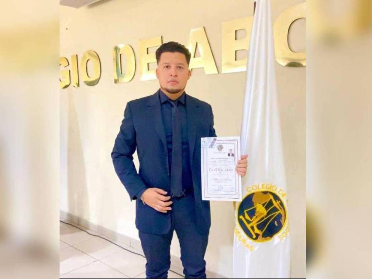 Un joven abogado fue hallado muerto dentro de su camioneta este 8 de febrero en la colonia Miramontes de Tegucigalpa, en cercanías de un centro educativo bilingüe.
