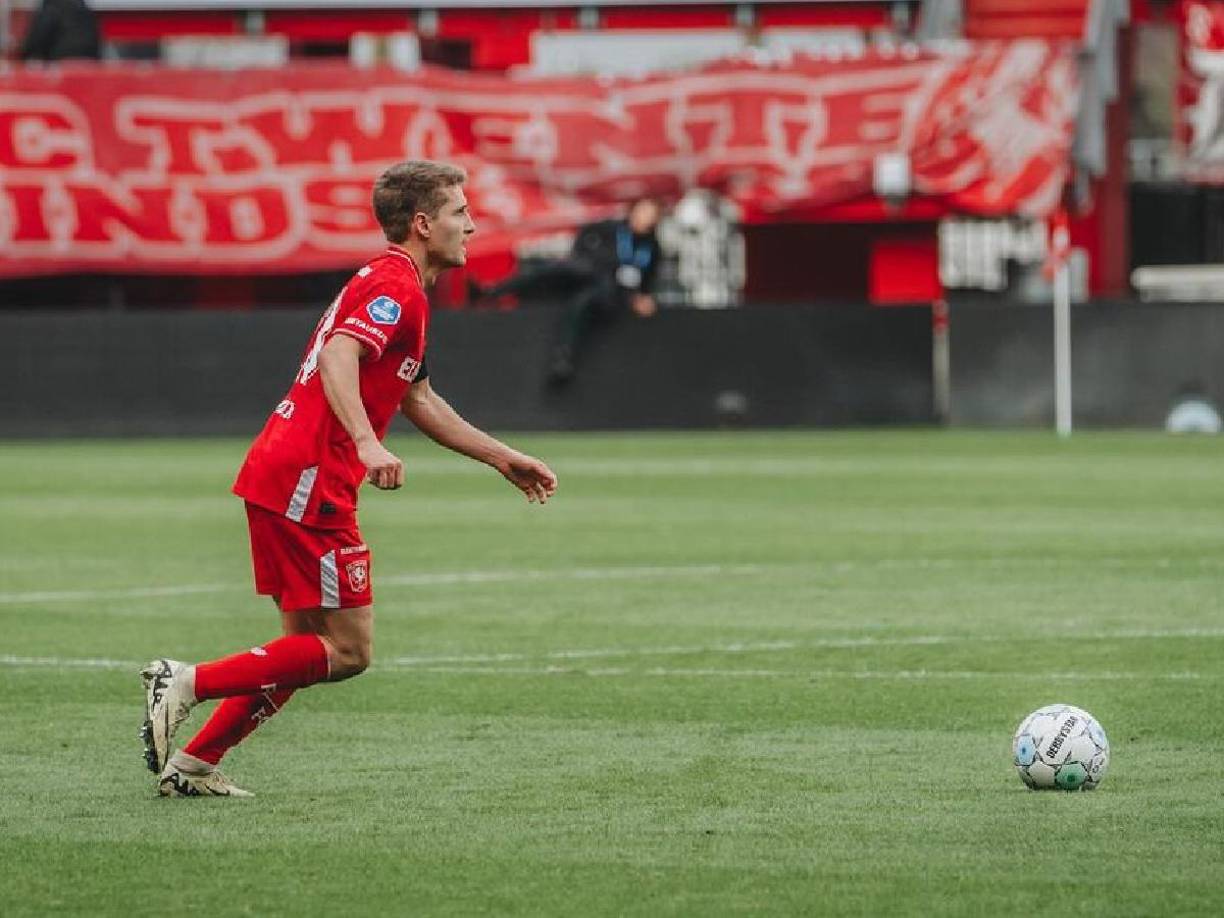 Sadilek era uno de los 26 convocados para la Eurocopa 2024, sin embargo, se perderá la competencia por este insólito accidente.