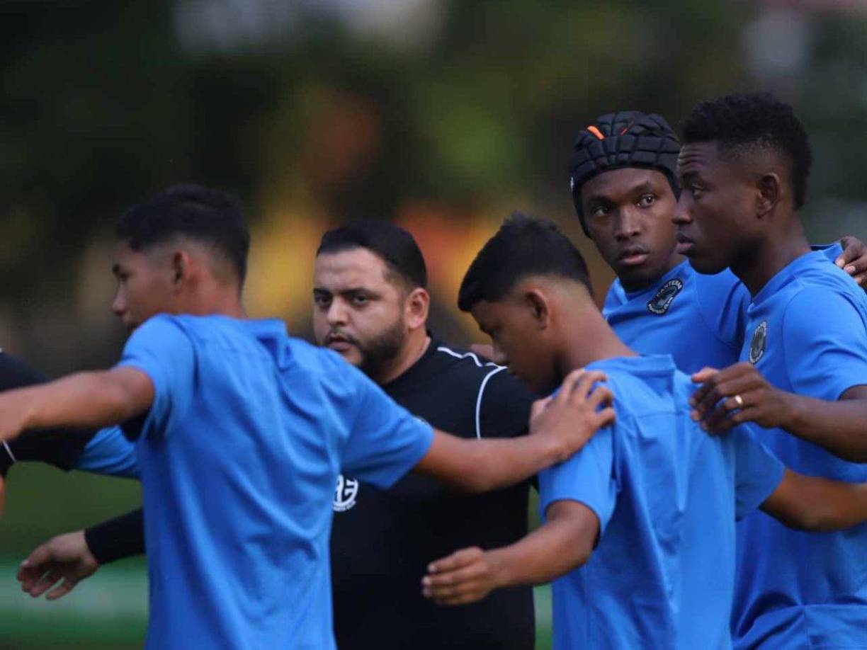 Además, su función también es para protector para los <b>cuatro a seis meses que dura la cicatrización </b>de su operación.