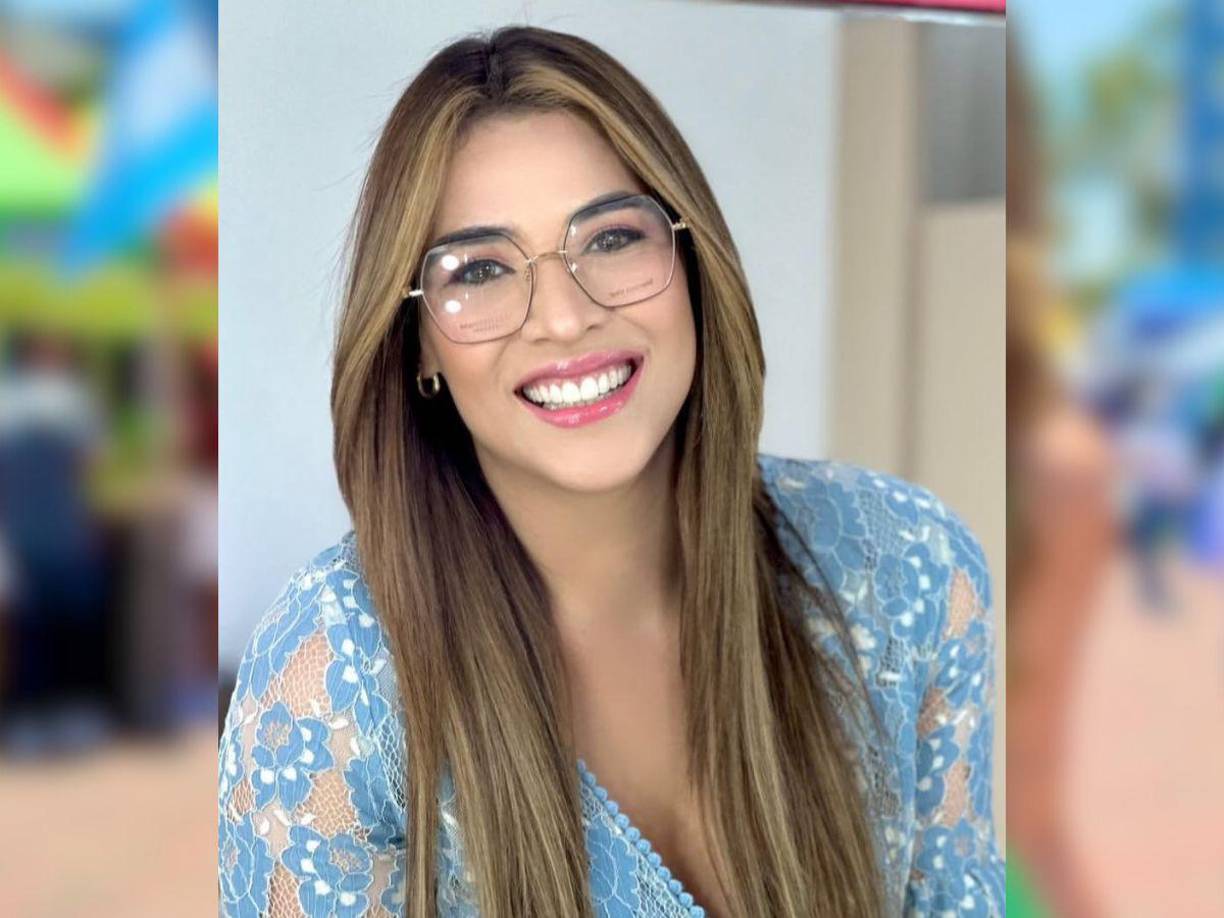 Carolina Lanza explicó que volverá a su tono de cabello natural.