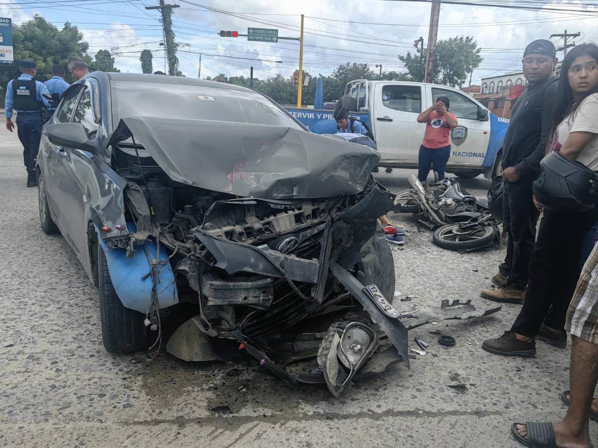 En la motocicleta también se trasladaba un niño de seis años, hijo de Walter García. El menor resultó con un golpe en uno de sus brazos.