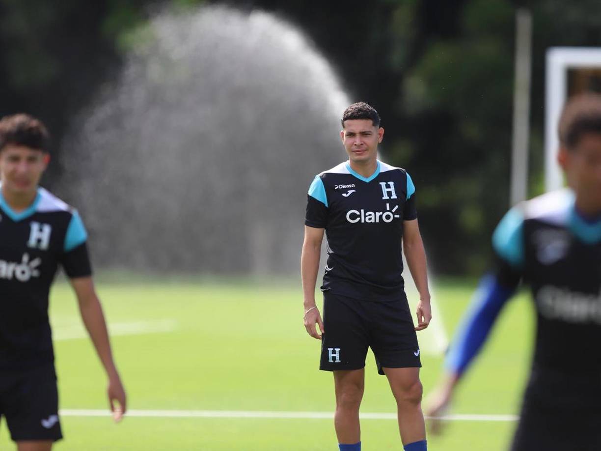 El volante Benavídez del Real España es otra de las novedades en el microciclo de la selección hondureña.