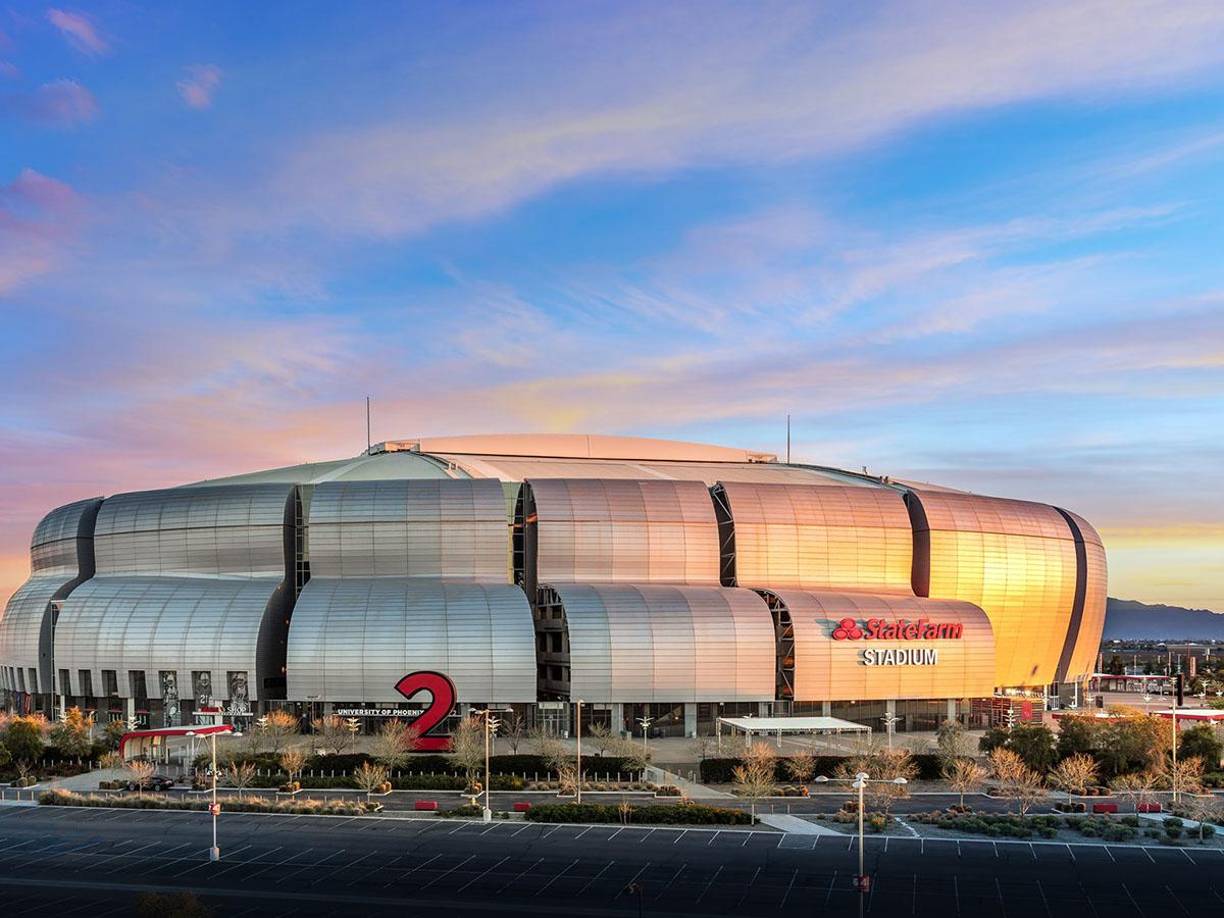 State Farm Stadium: Inaugurado en 2006, sirve para los partidos de los Arizona Cardinals de la NFL.