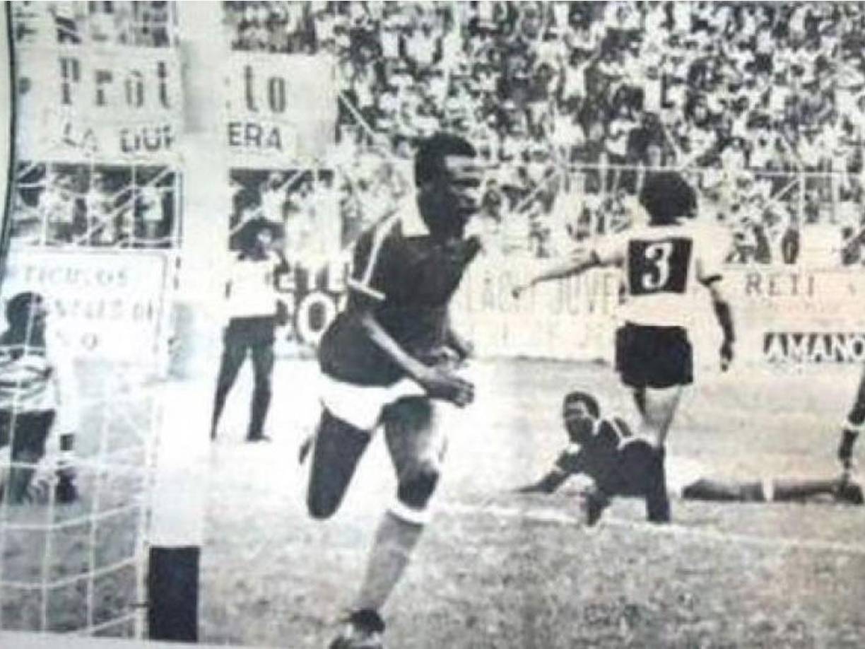 Roberto Bailey es recordado en Honduras por haber sido parte de la selección hondureña que nos representó en el Mundial de España 1982, donde utilizó el dorsal 16. Fue campeón con el Marathón.