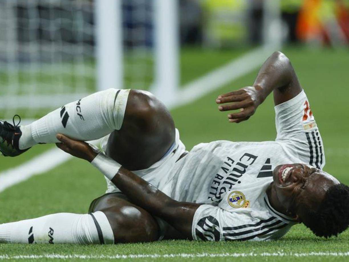 Vinicius recibió algunas faltas y se mostró molesto. 