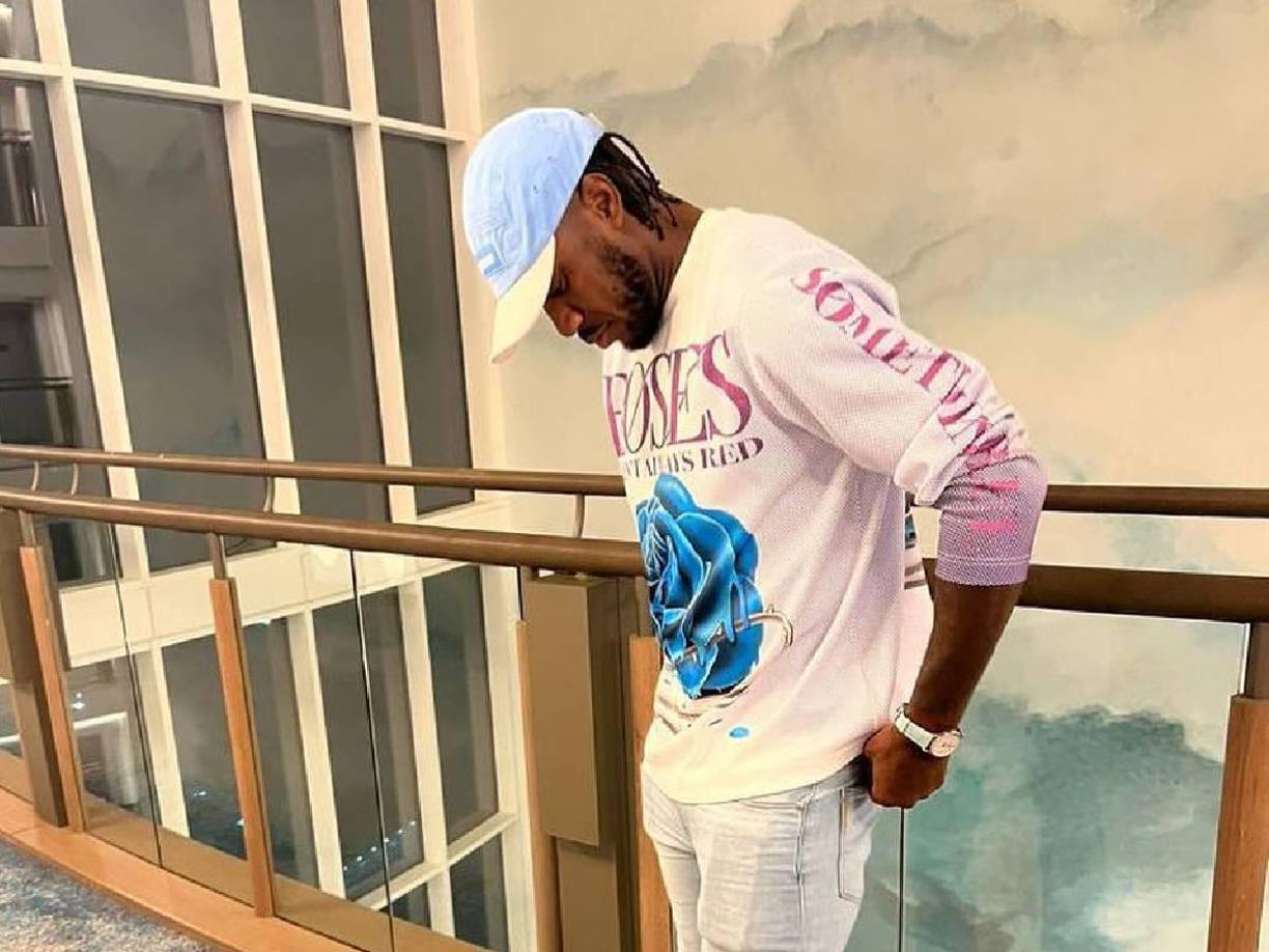 “Todas las personas del Arsenal envían su cariño, apoyo y buenos deseos a Michail, su familia y el West Ham United”, según un mensaje colgado en redes sociales del Arsenal, mientras que el Chelsea dedicó sus “pensamientos a Michail y su familia”.