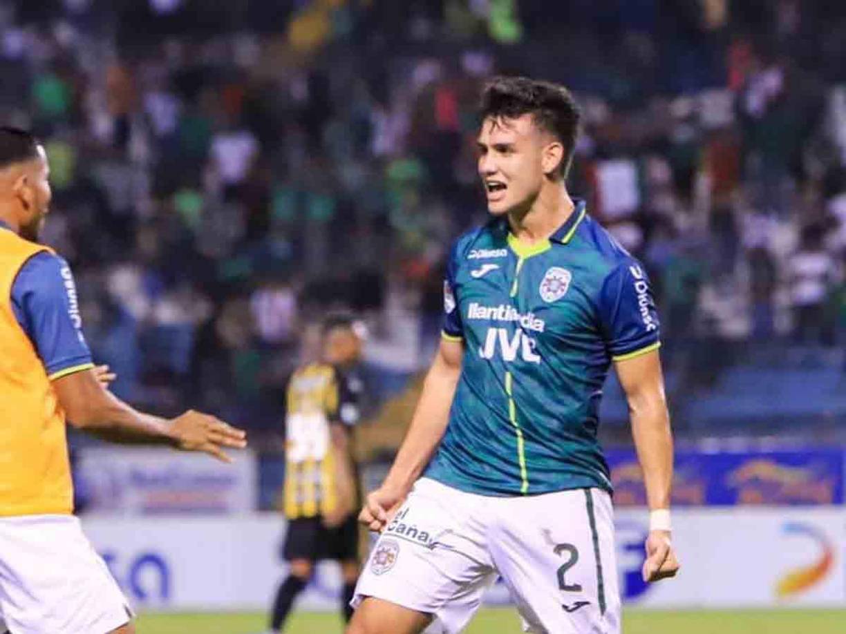 André Orellana le pidió disculpas y le dejó un mensaje personal a Germán Mejía y el propio jugador del Olimpia mostró en las redes sociales las palabras que intercambiaron.