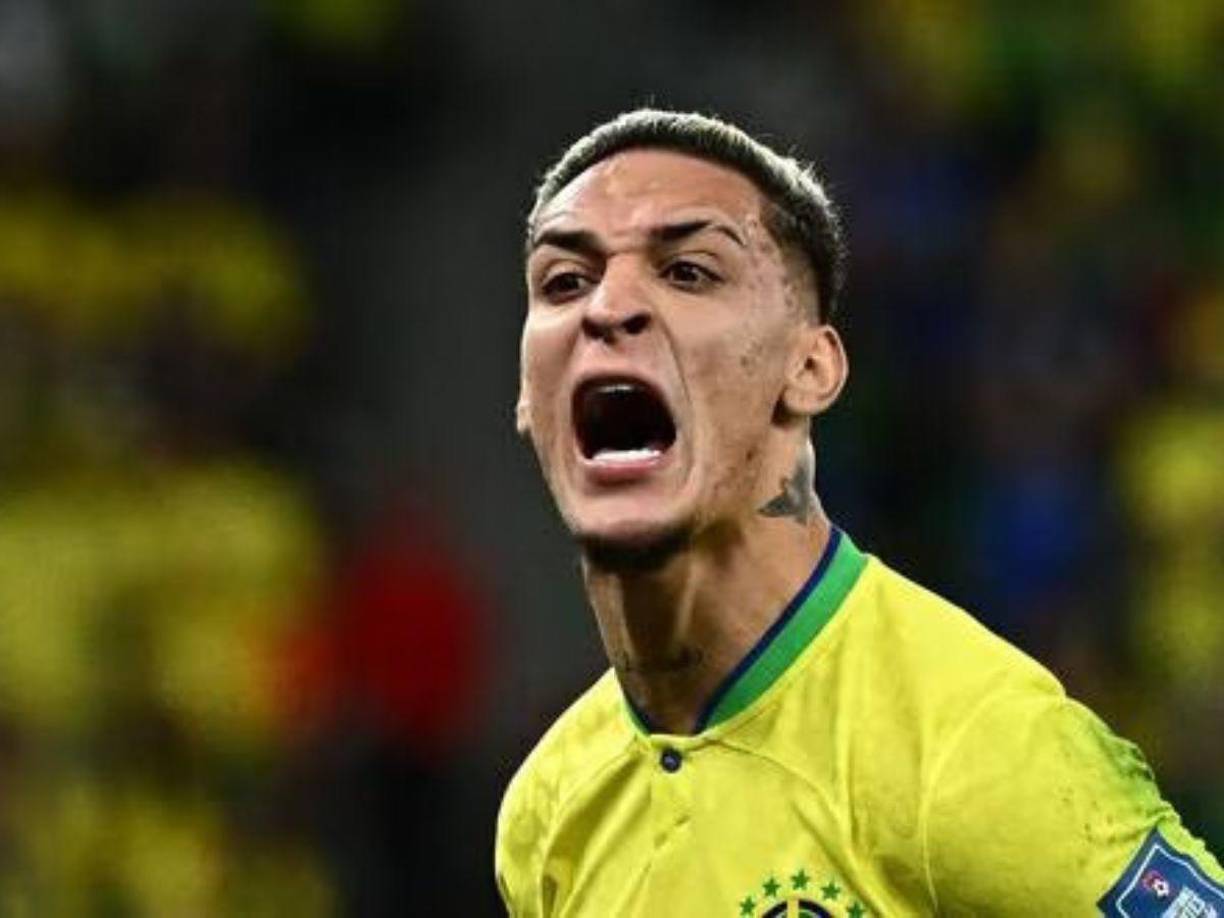 Luego de que las acusaciones contra el delantero del United y de la Selección Brasileña se hicieran públicas, dos mujeres más también señalaron al futbolista de situaciones similares.