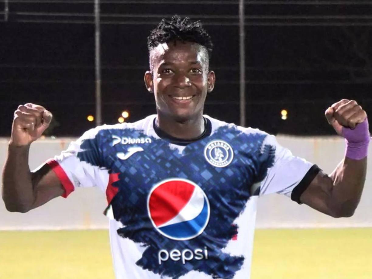 Tomás Rodríguez - El delantero panameño llegará en las próximas horas a Honduras junto al presidente del Sporting San Miguelito para cerrar su fichaje por Motagua. El futbolista ya dio el “sí” y solo faltan cerrar algunos detalles, las negociaciones están muy avanzadas.