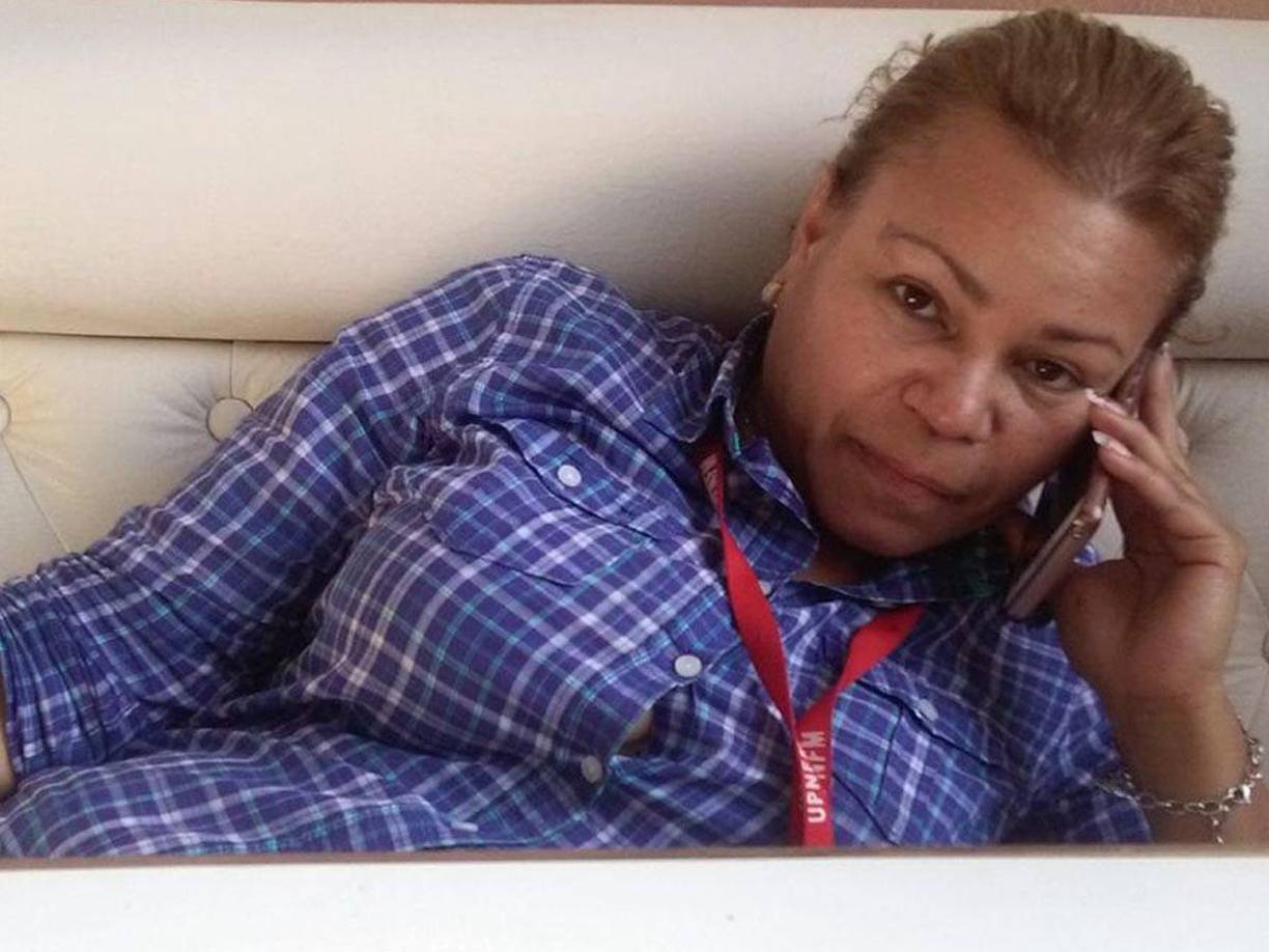 “Quisiera que alguien me diga que es una broma de mal gusto lo de tu partida, querida amiga y colega Ena Hernández, pero qué se puede esperar con tantos locos detrás del Volante. Qué lamentable noticia, descansa en la paz del señor Jesucristo, mi Enita. Vuela Alto”, escribió una de sus compañeras.