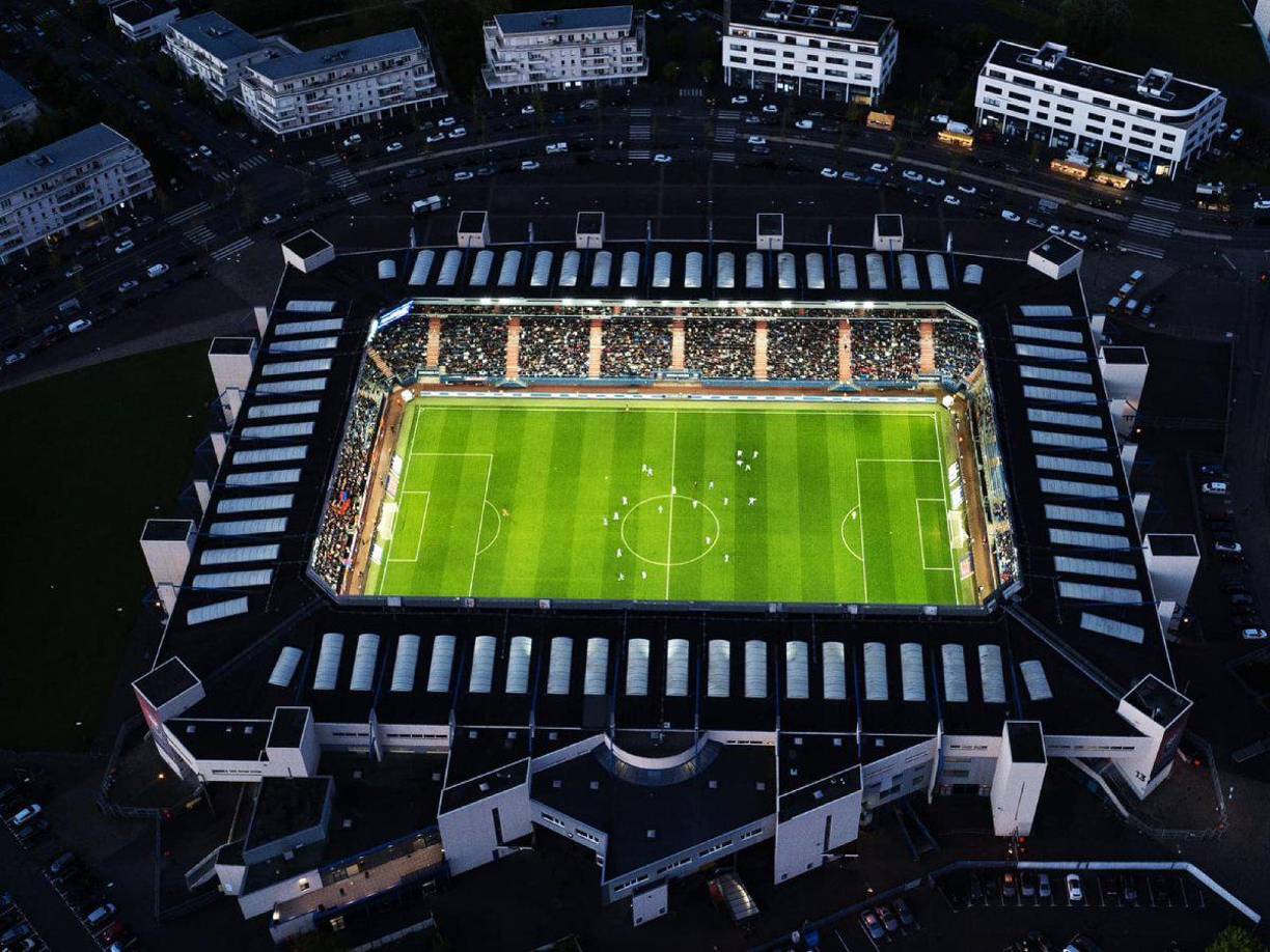 El lindo estadio donde juega como local sus partdos el Caen, equipo que ahora tiene como propietario a Mbappé.