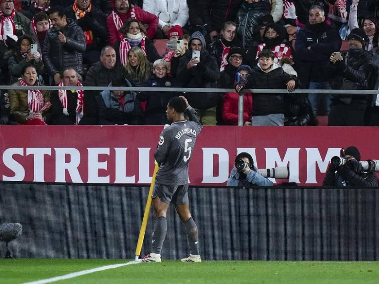 Miguel rechazó el pase de la muerte de Brahim, pero el balón quedó muerto y Bellingham inauguró el marcador con un remate fuerte que pasó por debajo de las piernas de Oriol Romeu y Gazzaniga.