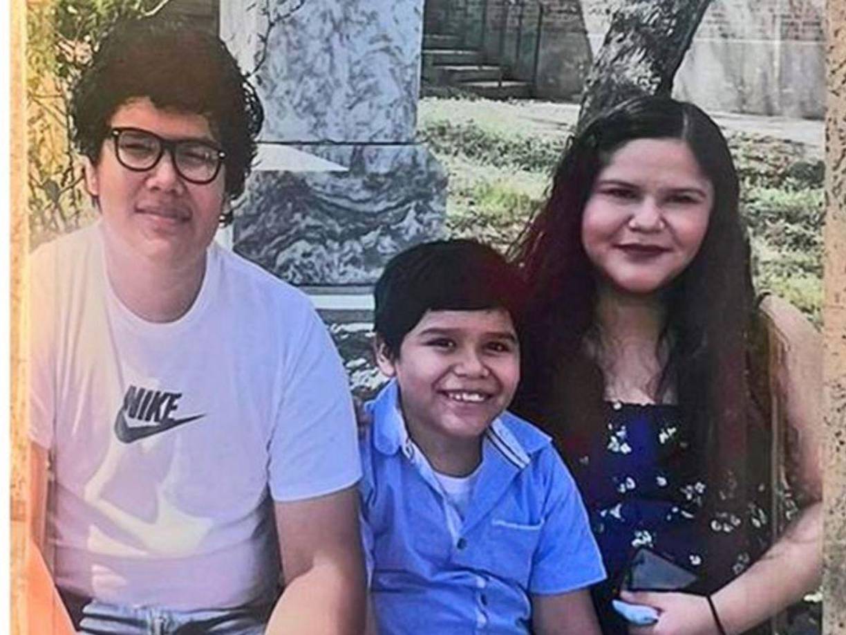 “(Eran) unos niños encantadores. Julian, (un) niño juguetón. Evelyn siempre contenta, tratando de hacer reír a la gente. Ivan también, un poquito más callado, pero siempre sonriendo”, cuenta Francis.