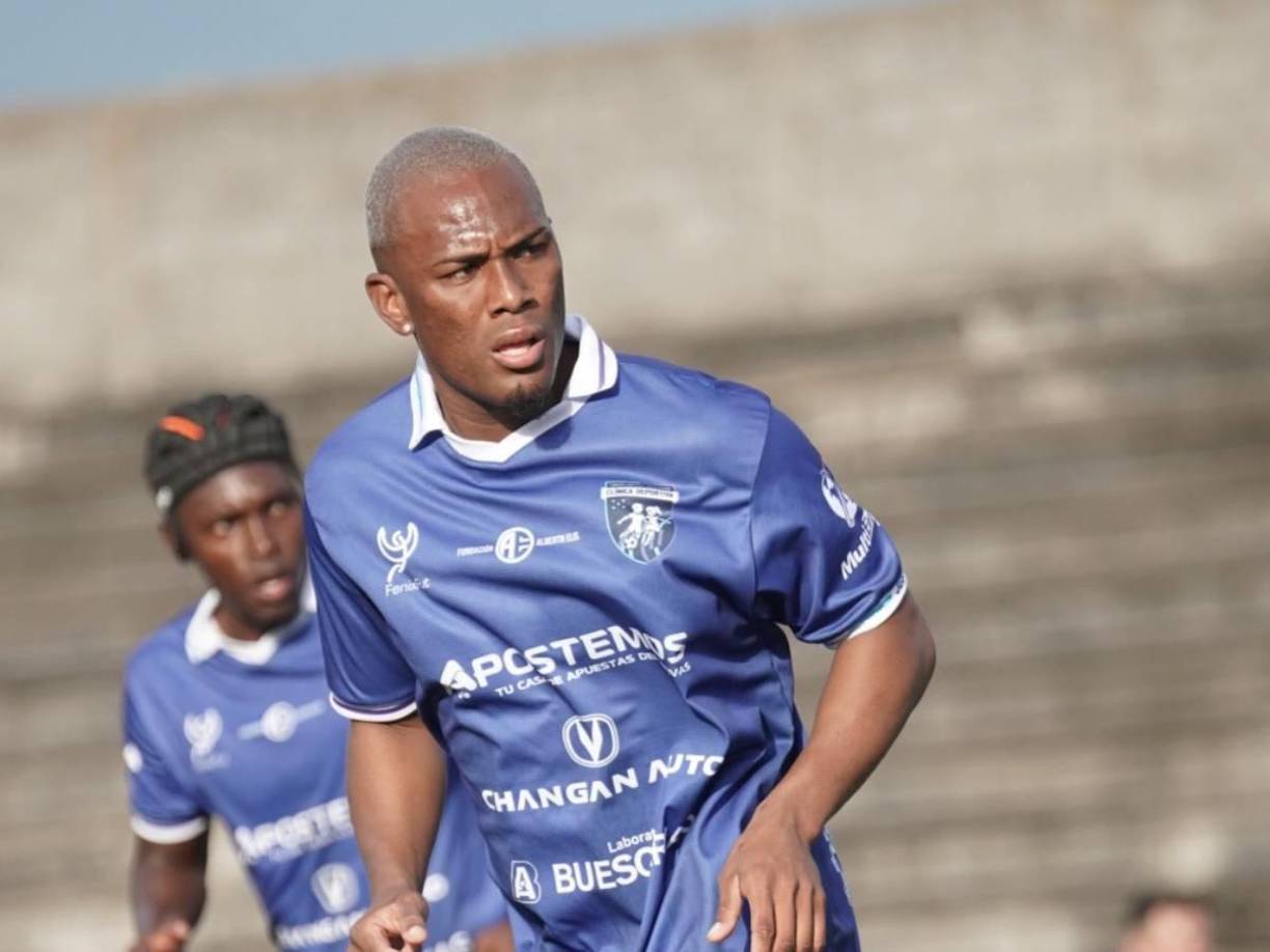 Deybi Flores le dio un pase espectacular a Alberth Elis. 