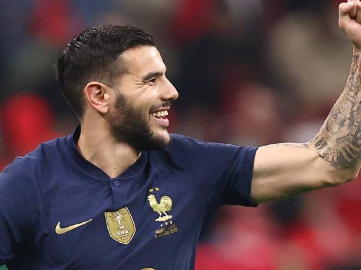 También se une a la lista de los más guapos, Theo Hernández (de 25 años) , es un futbolista francés que juega como defensa en el A. C. Milan de la Serie A de Italia. Es el hermano menor del también futbolista Lucas Hernández.