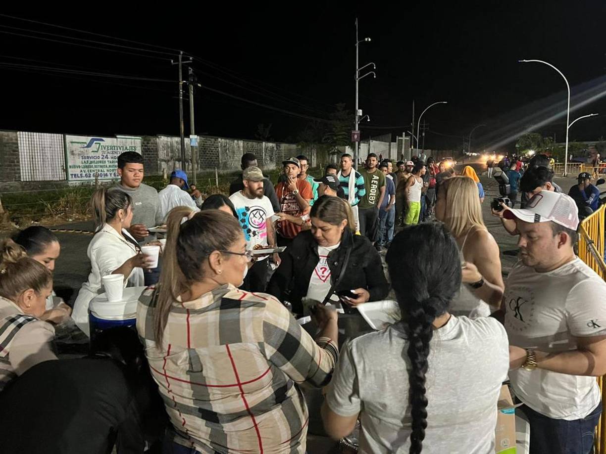 “Nosotros no preguntamos nacionalidad, esto es para los migrantes”, aclara.