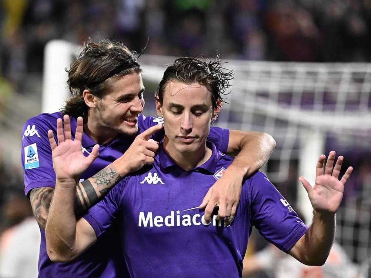 Edoardo Bove ha mantenido en vilo al mundo del fútbol luego de que el pasado domingo cayó desplomado en pleno juego Fiorentina vs Inter de Milán. 