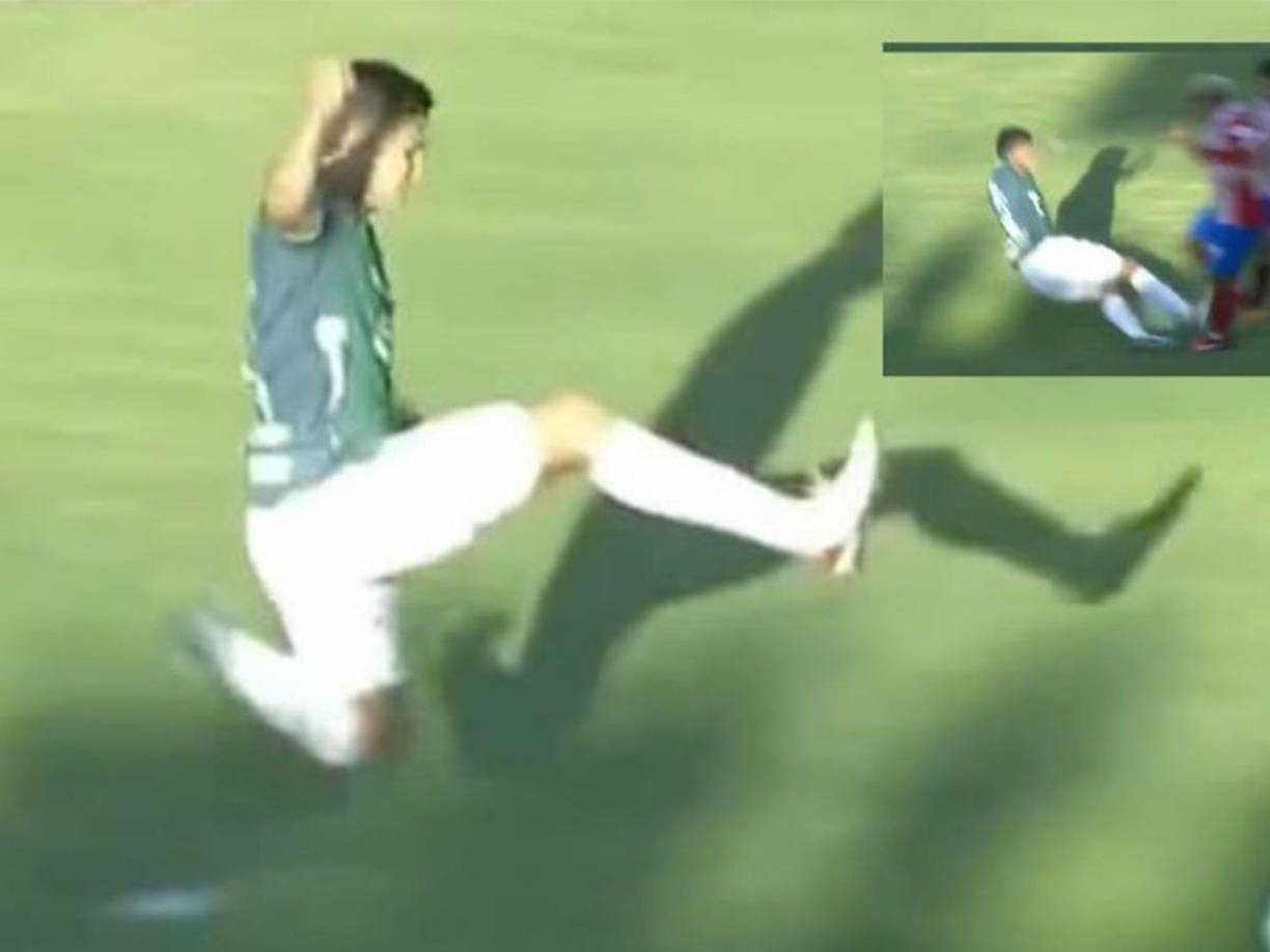 A los 88 minutos, André Orellana le cometió una terrible falta a Germán Mejía e inmediatamente fue expulsado. La acción le dio la vuelta al mundo. 