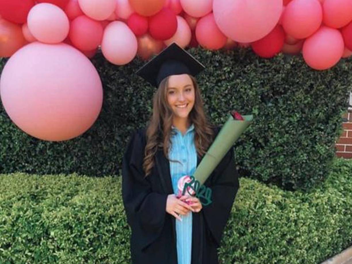 El medio ‘7NewsSydney’ informa que el presunto asesino de Lilie James mandó un mensaje al padre de la joven, usando el teléfono móvil de la chica, pidiéndole que la recogiera.