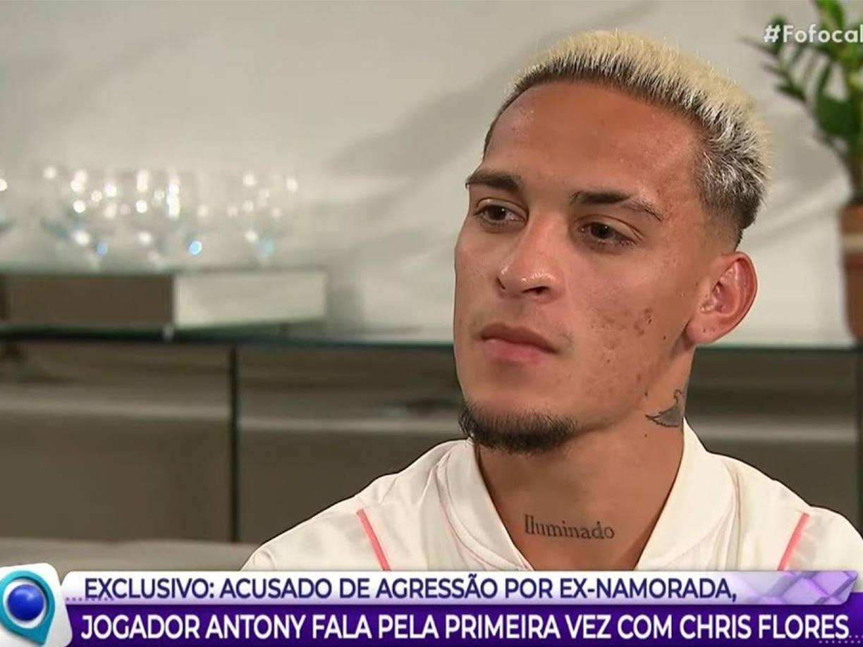 “No la toqué en ningún momento. Salí del entrenamiento por la mañana, tomé mi coche y fui al hotel donde ella estaba. Comimos y conversamos normalmente. Todo tranquilo”, comenzó explicando el jugador del Manchester United.