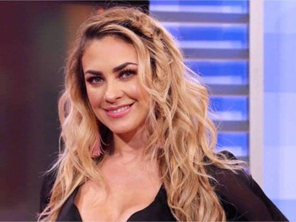 La actriz se vio dispuesta a hablar de todos los temas que rodean a Luis Miguel y también opinó acerca de la nueva relación de su ex.