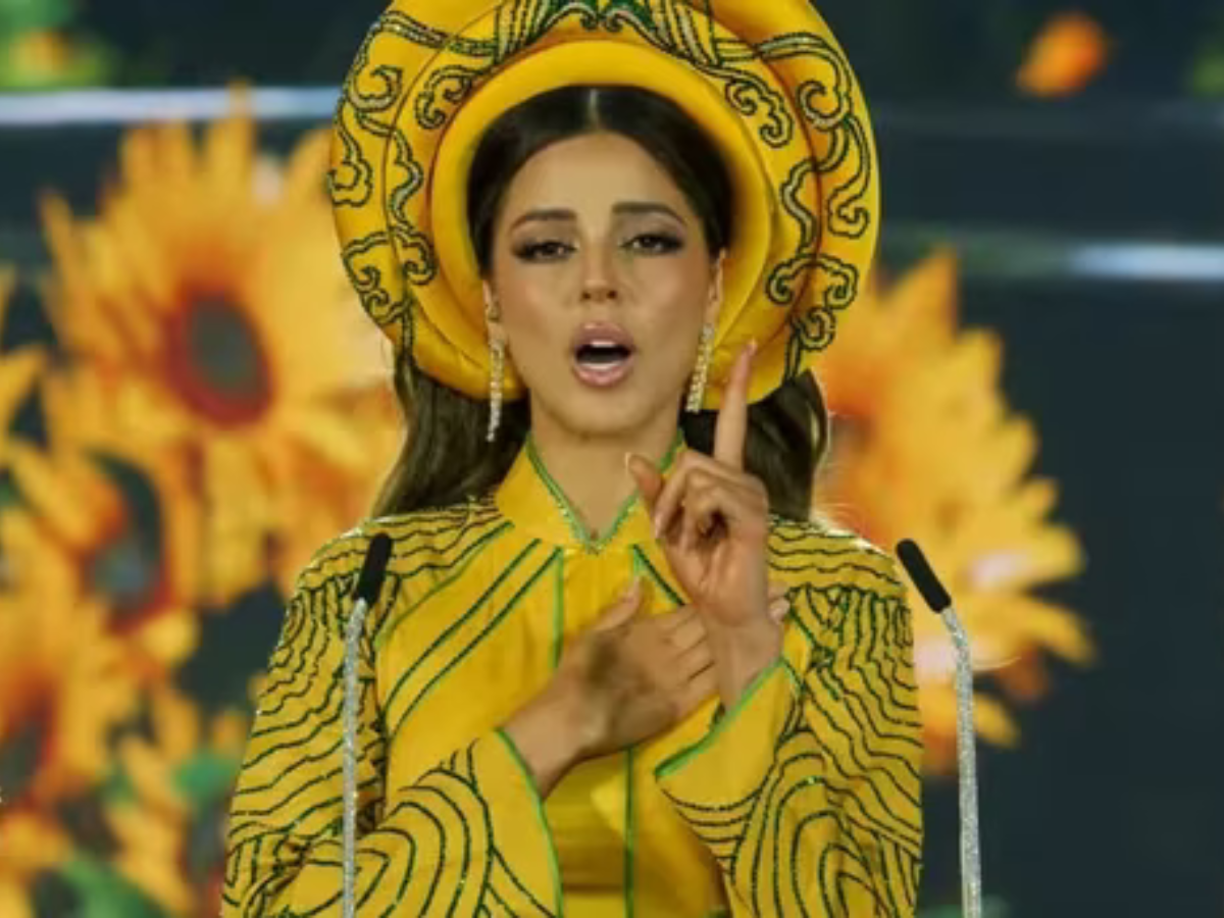 Esto fue lo que contestó la modelo: “Estamos en este mundo por un instante y lo que hacemos en este tiempo aquí debe importar y ser de servicio para la humanidad (...) No tendremos el poder de detener la guerra, pero podemos esparcir paz con nuestras acciones diarias. Estoy aquí para levantar mi voz, esperando que las autoridades puedan llegan a la paz, pues están destruyendo hogares y vidas inocentes”. 