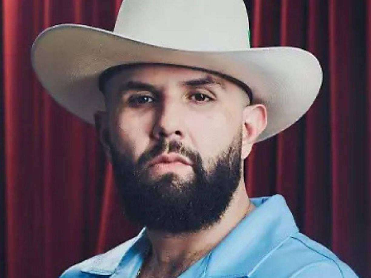 De esta manera, dio a conocer su postura acerca de que, en al actualidad, la identidad sexual de una persona siga siendo noticia, pues indicó que es un asunto que no debería competir a nadie, ni causar interés mediático.