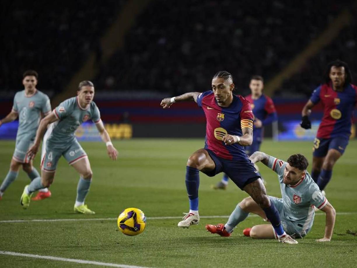 El Barcelona retomó la iniciativa y buscó la victoria con más insistencia, pero se topó con los reflejos de Jan Oblak en remates de Raphinha y Pedri.