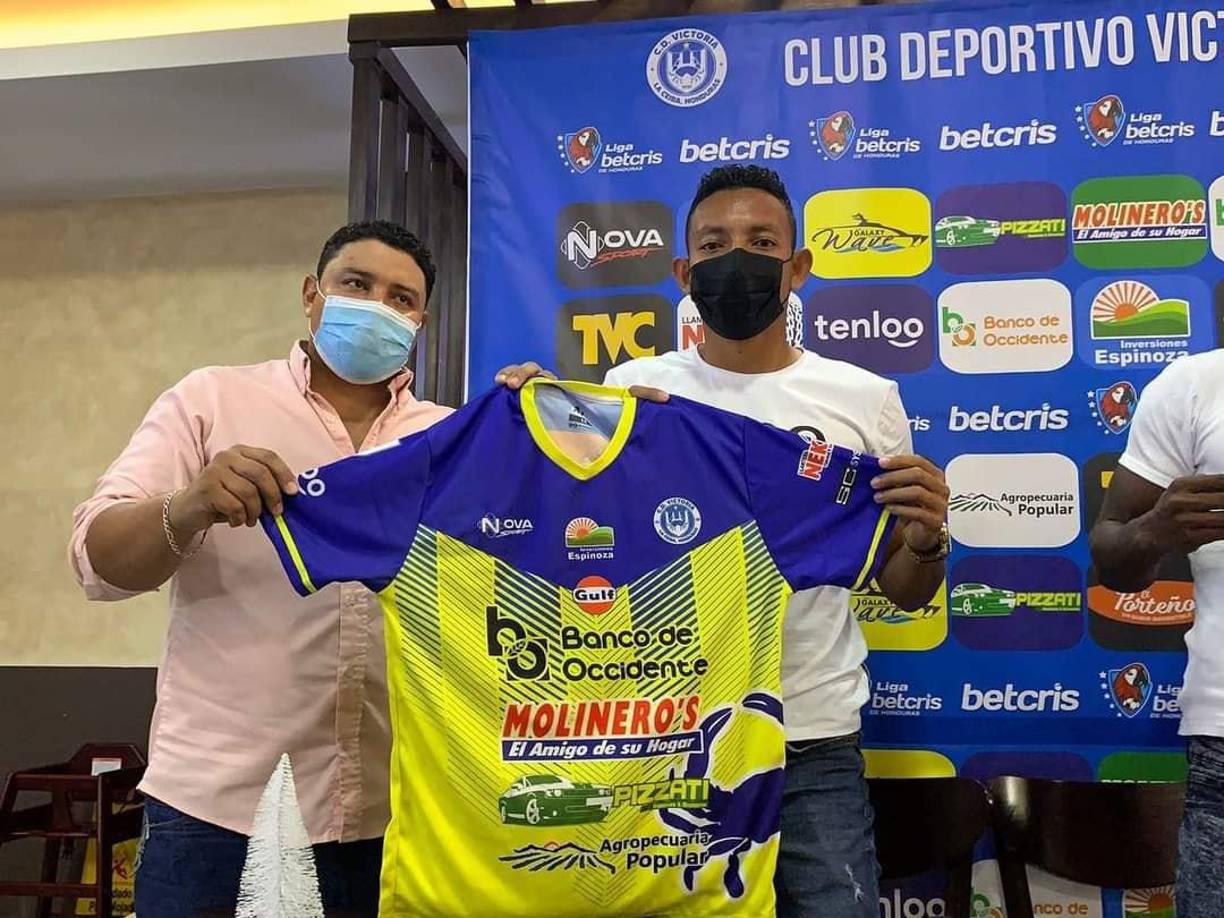 Allan Banegas: El mediocampista dejó al Olimpia y fue anunciado como nuevo jugador del Victoria.