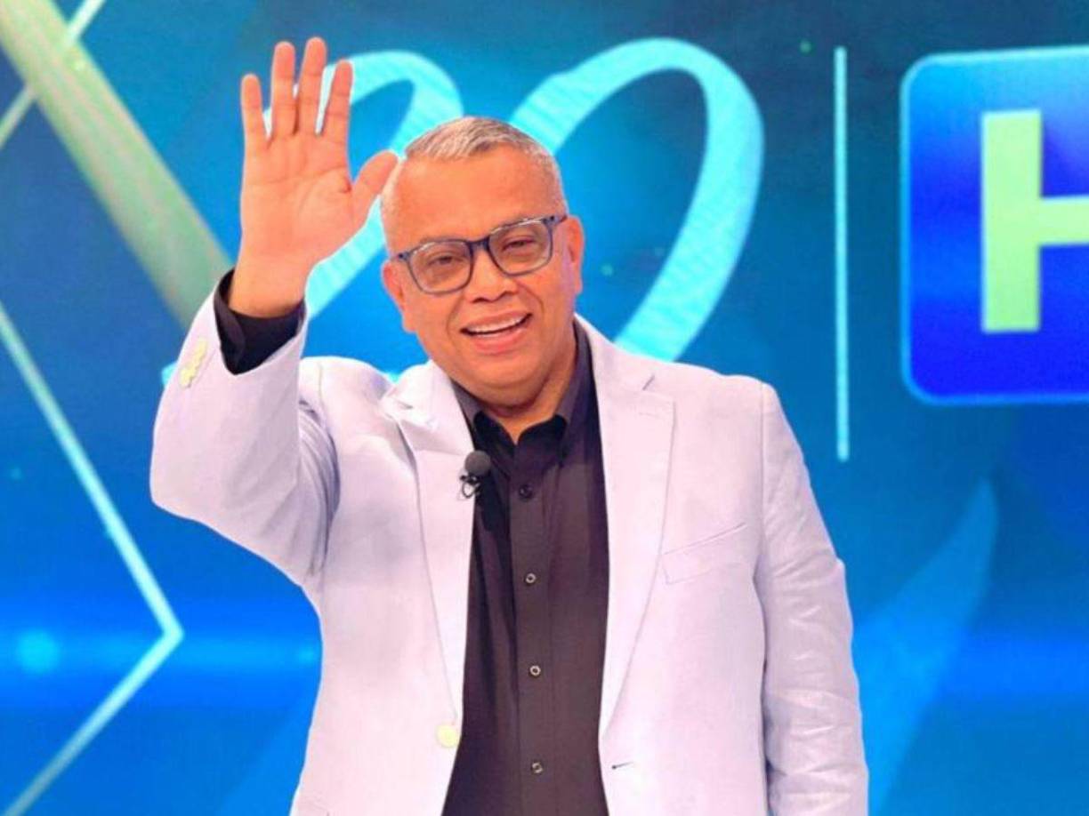 Fue la mañana de este martes en el noticiero matutino de HCH que el mismo Eduardo Maldonado confirmó la salida de Alejandra Rubio, al tiempo que brindó su opinión al respecto. 