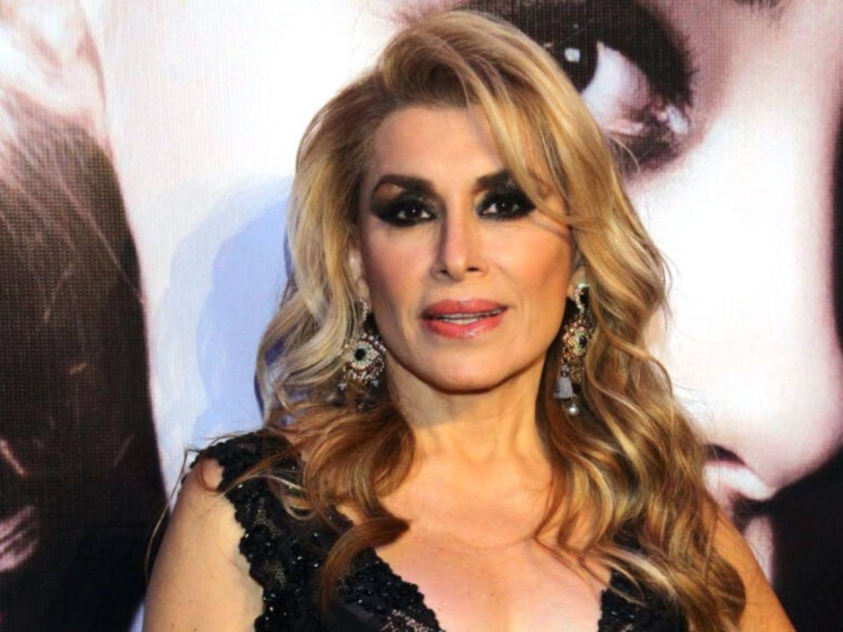 Conocida también por su nombre de pila, Bertha Elisa Noeggerath Cárdenas, la cantante y actriz de 69 años había sufrido y luchado contra una metástasis en uno de sus pulmones. 