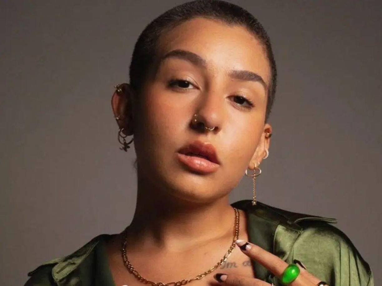 La imagen de Romina Marcos, junto a Laura Salazar, ‘rompió el internet’, pues se puede apreciar a la creadora de contenido sujetando de la cintura a la hija de ‘La mujer escándalo’, quien pone su mano sobre la suya.